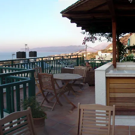 Kalimera Village 公寓式酒店 4*